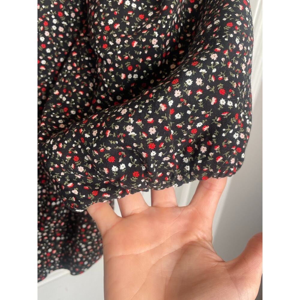 Levis Top Women's Black Floral Cropped Button Top Sz M Short Sleeve Cowgirl Boho - Picture 7 of 11